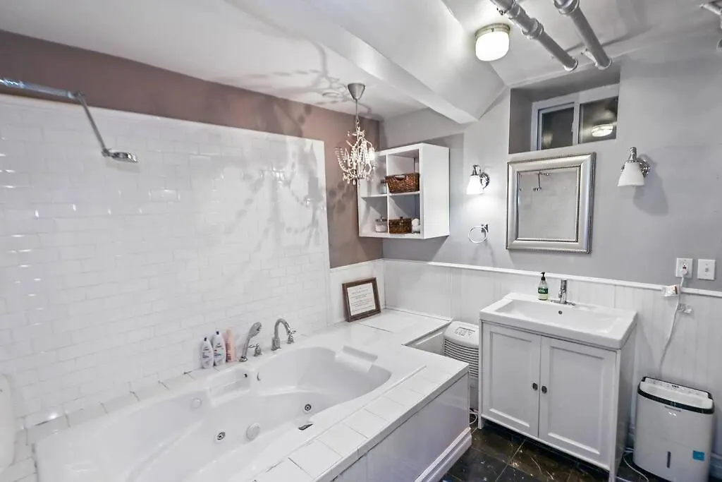 Unique, Cozy, And Spacious Basement Apt Close To Nyc Guttenberg United States