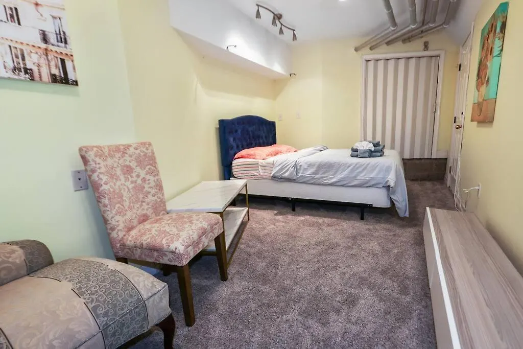 Unique, Cozy, And Spacious Basement Apt Close To Nyc Guttenberg 0*,  United States