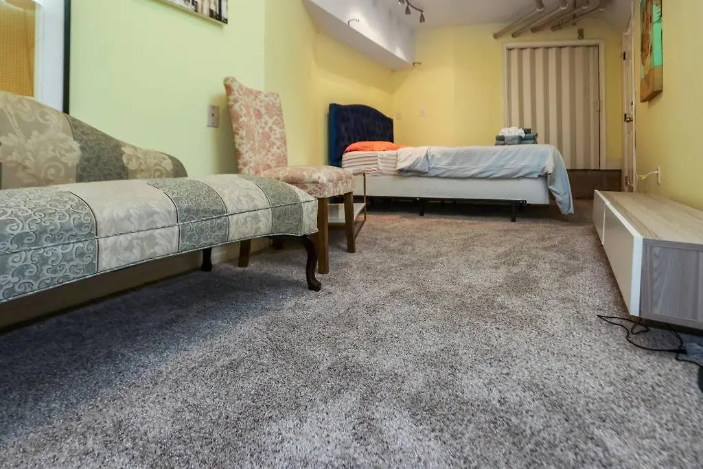 Unique, Cozy, And Spacious Basement Apt Close To Nyc Guttenberg 0*,